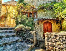 Descubre Nesebar: Un viaje en el tiempo a través de sus ruinas históricas en Bulgaria