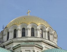 Descubre la majestuosa Catedral de Alejandro Nevski en tu próximo viaje a Sofía